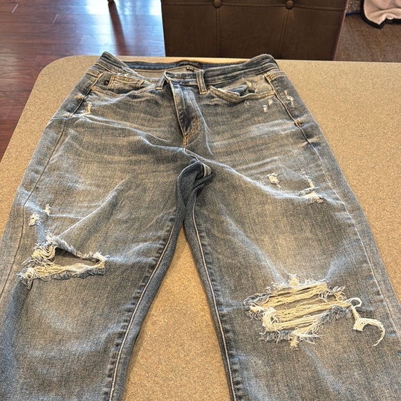 Judy Blue Distressed Light Blue Jeans - Picture 1 of 7